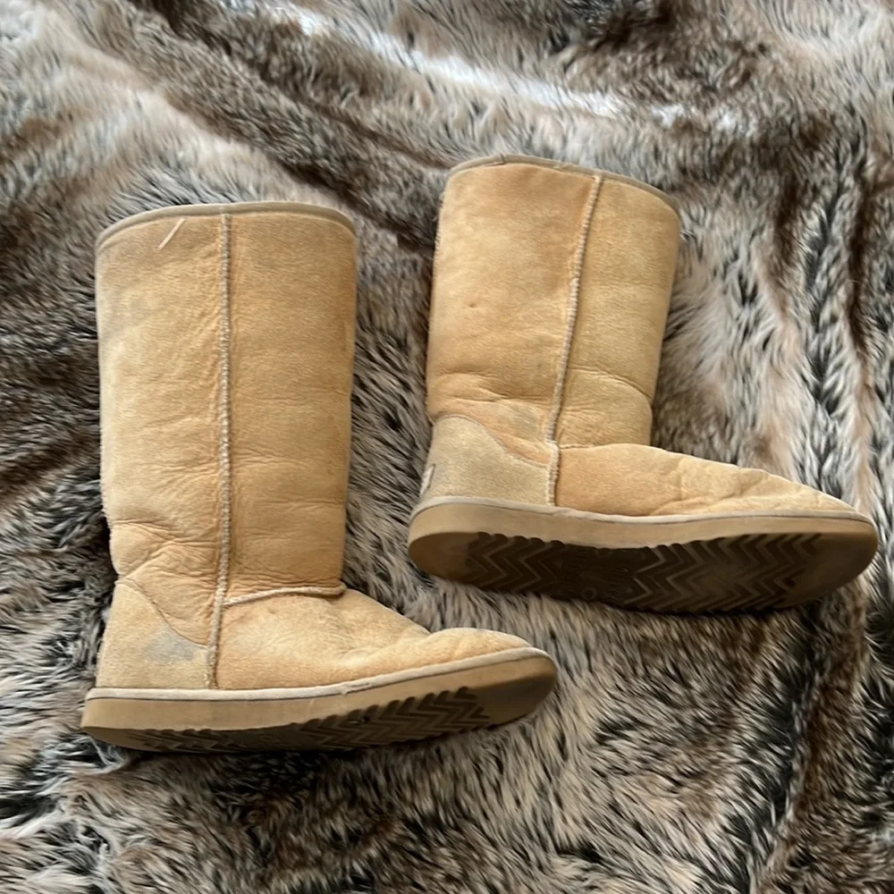 Ugg classic tall boot - Picture 8 of 14